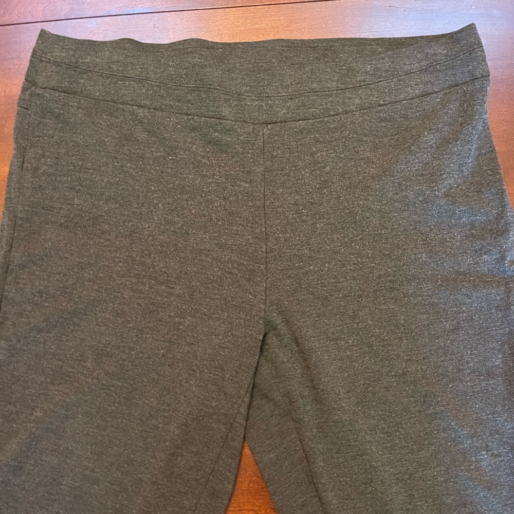 Stretchy thick gray sweatpants